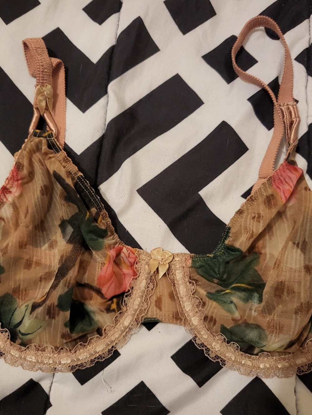 Vintage Marilyn Monroe By Warners Floral Sheer Underwire Bra in Tan, Green, Pink